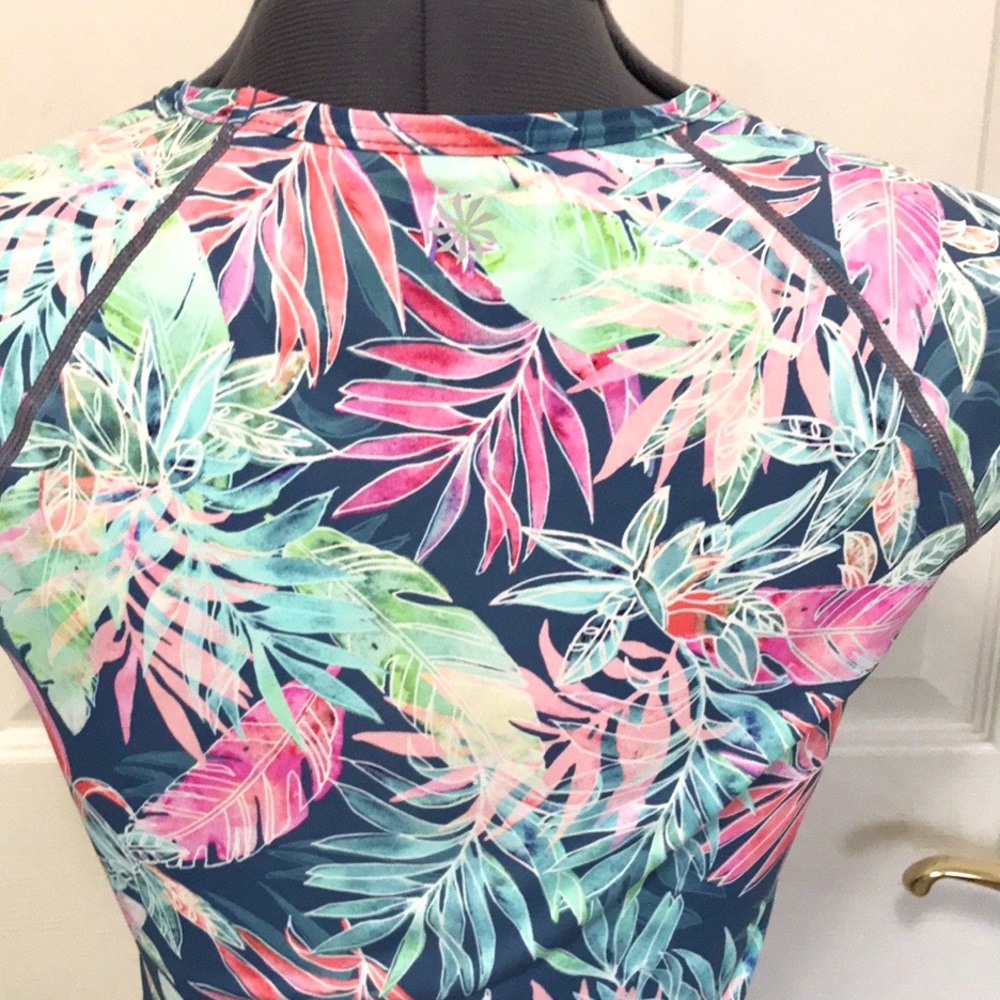Athleta Tidal Wave Rash Guard - Picture 8 of 16